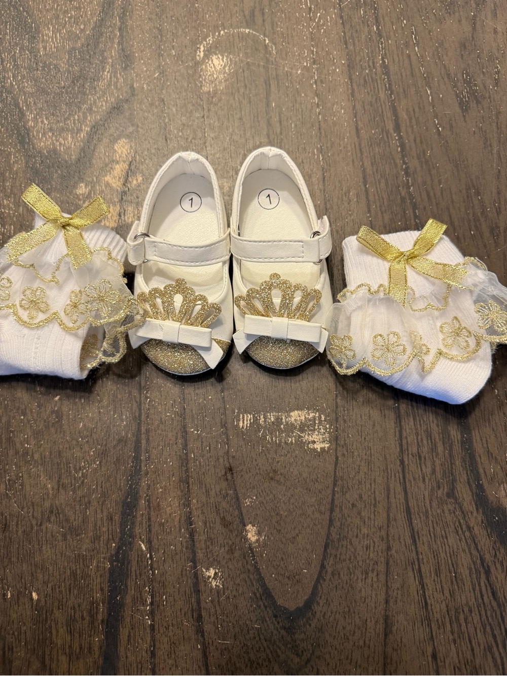 Baby Girls White and Gold Princess Mary Jane Shoes with Ruffle Socks( crib shoes